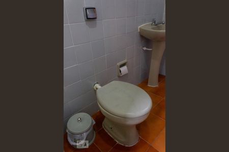 Casa de condomínio para alugar com 93m², 2 quartos e 1 vaga Casa de condomínio para alugar com 93m², 2 quartos e 1 vagaBanheiro