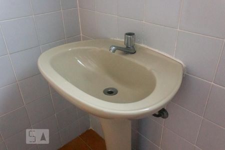 Casa de condomínio para alugar com 93m², 2 quartos e 1 vaga Casa de condomínio para alugar com 93m², 2 quartos e 1 vagaBanheiro