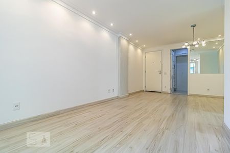 Sala de apartamento para alugar com 2 quartos, 65m² em Pechincha, Rio de Janeiro