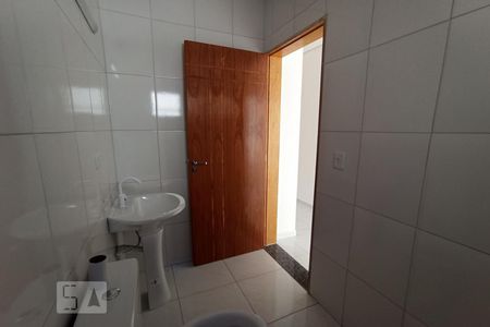 Banheiro de kitnet/studio para alugar com 1 quarto, 33m² em Jardim Ana Rosa, São Paulo