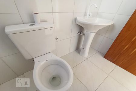 Banheiro de kitnet/studio para alugar com 1 quarto, 33m² em Jardim Ana Rosa, São Paulo