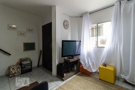 Sala de casa à venda com 4 quartos, 70m² em Cambuci, São Paulo