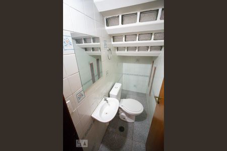 Lavabo de casa para alugar com 2 quartos, 197m² em Jardim Trussardi, São Paulo