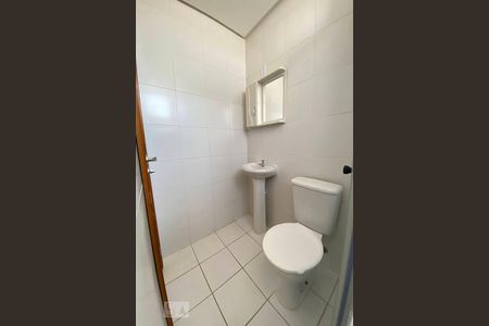 Banheiro de kitnet/studio para alugar com 1 quarto, 34m² em Centro, São Leopoldo