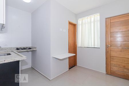 Sala e Cozinha de casa de condomínio para alugar com 2 quartos, 38m² em Vila Isolina Mazzei, São Paulo