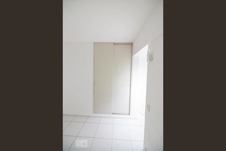 Quarto 1 de apartamento para alugar com 2 quartos, 53m² em Jardim Bandeirantes, São Paulo