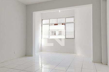 Sala/Quarto de kitnet/studio para alugar com 1 quarto, 45m² em Copacabana, Rio de Janeiro