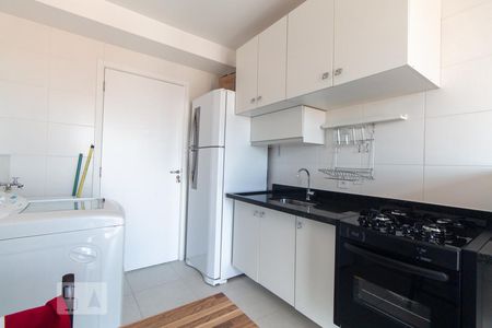 Cozinha de apartamento para alugar com 1 quarto, 31m² em Vila Ema, São Paulo