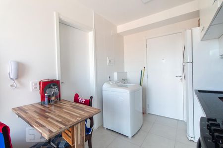 Cozinha de apartamento para alugar com 1 quarto, 31m² em Vila Ema, São Paulo