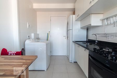 Cozinha de apartamento para alugar com 1 quarto, 31m² em Vila Ema, São Paulo