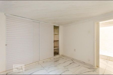 Quarto 1 de casa para alugar com 2 quartos, 200m² em Macuco, Santos