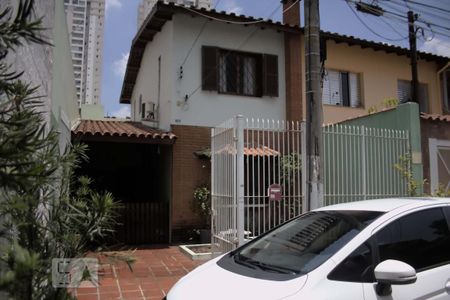 Casa para alugar com 120m², 3 quartos e 1 vaga Casa para alugar com 120m², 3 quartos e 1 vagaFachada