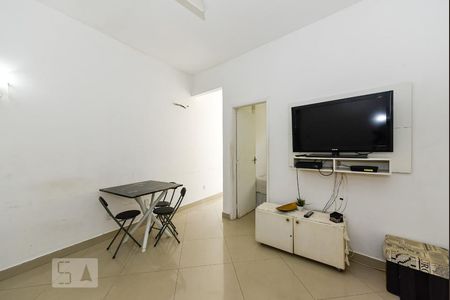 Sala de apartamento para alugar com 1 quarto, 53m² em Copacabana, Rio de Janeiro