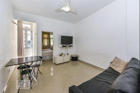 Sala de apartamento para alugar com 1 quarto, 53m² em Copacabana, Rio de Janeiro