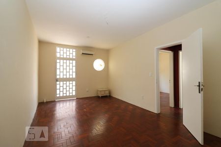 Sala de Estar de casa para alugar com 2 quartos, 135m² em Petrópolis, Porto Alegre