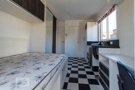 Quarto de kitnet/studio para alugar com 1 quarto, 21m² em Lindóia, Curitiba