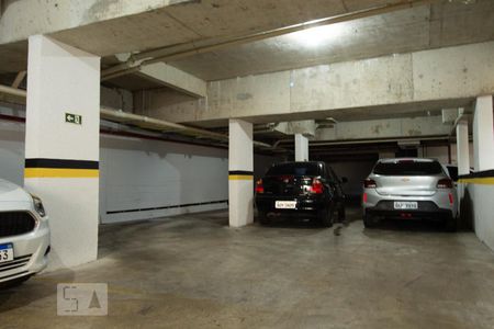 Garagem de kitnet/studio para alugar com 1 quarto, 21m² em Lindóia, Curitiba