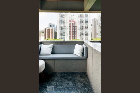 Varanda de kitnet/studio para alugar com 1 quarto, 57m² em Cidade Monções, São Paulo