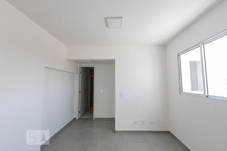 Sala, Cozinha e Área de Serviço de apartamento para alugar com 1 quarto, 32m² em Alto da Mooca, São Paulo