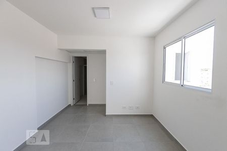 Sala, Cozinha e Área de Serviço de apartamento para alugar com 1 quarto, 32m² em Alto da Mooca, São Paulo