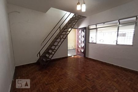 Casa à venda com 90m², 3 quartos e 2 vagasSala