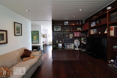 Sala 2 de casa de condomínio à venda com 3 quartos, 215m² em Vila Elvira, São Paulo