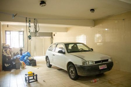 Casa à venda com 290m², 4 quartos e 6 vagas Casa à venda com 290m², 4 quartos e 6 vagasGaragem