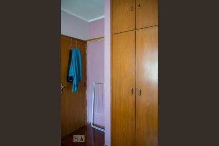 Casa à venda com 290m², 4 quartos e 6 vagas Casa à venda com 290m², 4 quartos e 6 vagasQuarto 2