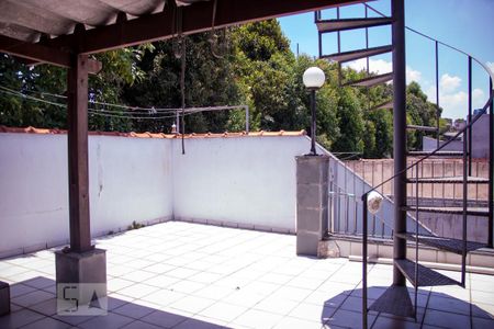 Casa à venda com 290m², 4 quartos e 6 vagas Casa à venda com 290m², 4 quartos e 6 vagasChurrasqueira