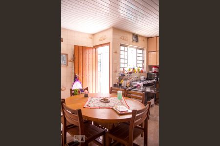 Casa à venda com 290m², 4 quartos e 6 vagas Casa à venda com 290m², 4 quartos e 6 vagasCozinha