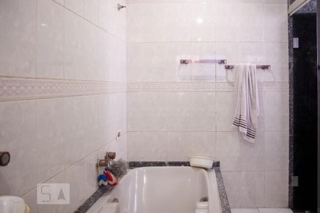 Casa à venda com 290m², 4 quartos e 6 vagas Casa à venda com 290m², 4 quartos e 6 vagasBanheiro do Quarto 1