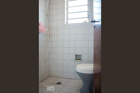 Casa à venda com 290m², 4 quartos e 6 vagas Casa à venda com 290m², 4 quartos e 6 vagasBanheiro do Quarto 4