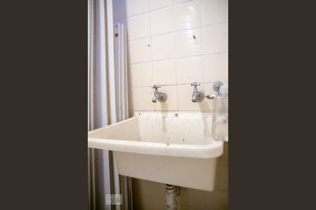 Casa à venda com 290m², 4 quartos e 6 vagas Casa à venda com 290m², 4 quartos e 6 vagasBanheiro de Serviço