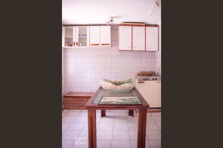 Casa à venda com 290m², 4 quartos e 6 vagas Casa à venda com 290m², 4 quartos e 6 vagasChurrasqueira