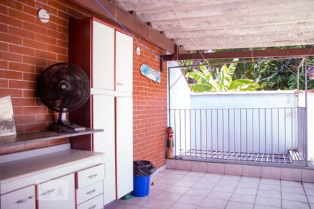 Casa à venda com 290m², 4 quartos e 6 vagas Casa à venda com 290m², 4 quartos e 6 vagasChurrasqueira