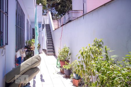 Casa à venda com 290m², 4 quartos e 6 vagas Casa à venda com 290m², 4 quartos e 6 vagasCorredor Lateral