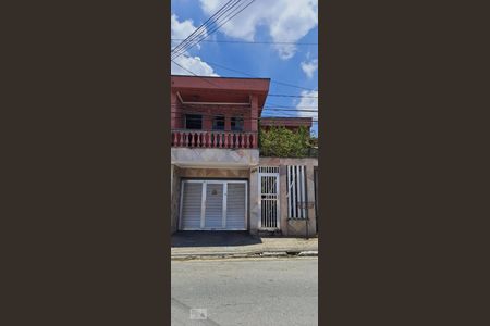 Casa à venda com 290m², 4 quartos e 6 vagas Casa à venda com 290m², 4 quartos e 6 vagasFachada