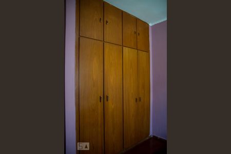 Casa à venda com 290m², 4 quartos e 6 vagas Casa à venda com 290m², 4 quartos e 6 vagasQuarto 2