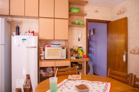 Casa à venda com 290m², 4 quartos e 6 vagas Casa à venda com 290m², 4 quartos e 6 vagasCozinha