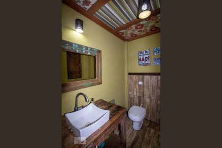 Lavabo de casa à venda com 3 quartos, 380m² em Vila Jardim, Porto Alegre