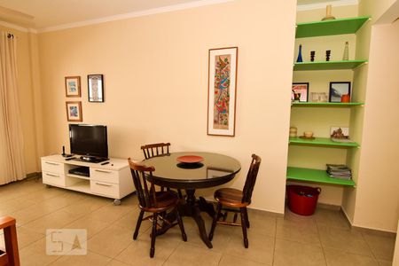 Sala de apartamento para alugar com 1 quarto, 65m² em Parque Enseada, Guarujá