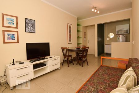 Sala de apartamento para alugar com 1 quarto, 65m² em Parque Enseada, Guarujá