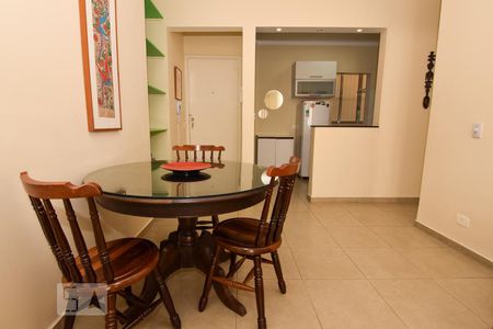 Sala de apartamento para alugar com 1 quarto, 65m² em Parque Enseada, Guarujá