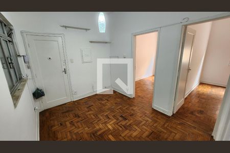 Sala de apartamento para alugar com 2 quartos, 69m² em Embaré, Santos