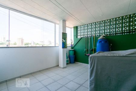 Casa à venda com 320m², 4 quartos e 6 vagas Casa à venda com 320m², 4 quartos e 6 vagasÁrea de serviço