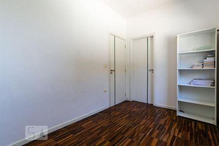 Casa à venda com 320m², 4 quartos e 6 vagas Casa à venda com 320m², 4 quartos e 6 vagasSuíte 3