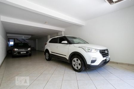 Casa à venda com 320m², 4 quartos e 6 vagas Casa à venda com 320m², 4 quartos e 6 vagasGaragem