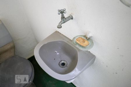 Casa à venda com 320m², 4 quartos e 6 vagas Casa à venda com 320m², 4 quartos e 6 vagasLavabo do pomar