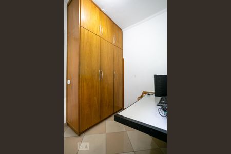 Casa à venda com 320m², 4 quartos e 6 vagas Casa à venda com 320m², 4 quartos e 6 vagasEscritório
