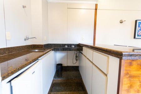 Sala/Cozinha de apartamento para alugar com 1 quarto, 49m² em Funcionários, Belo Horizonte